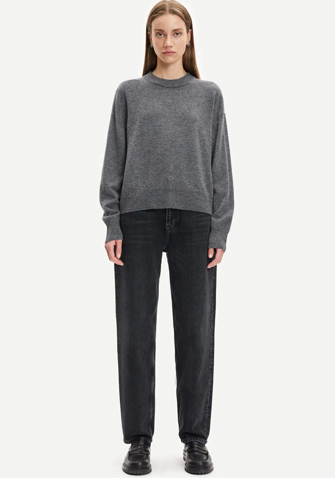AMARIS CREW NECK DARK GREY