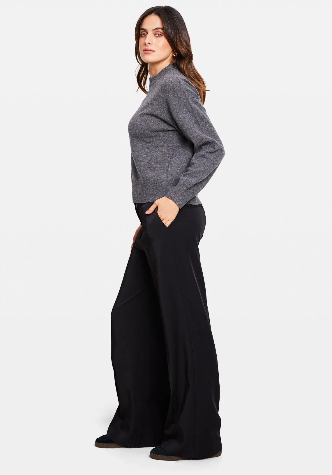 AMARIS CREW NECK DARK GREY
