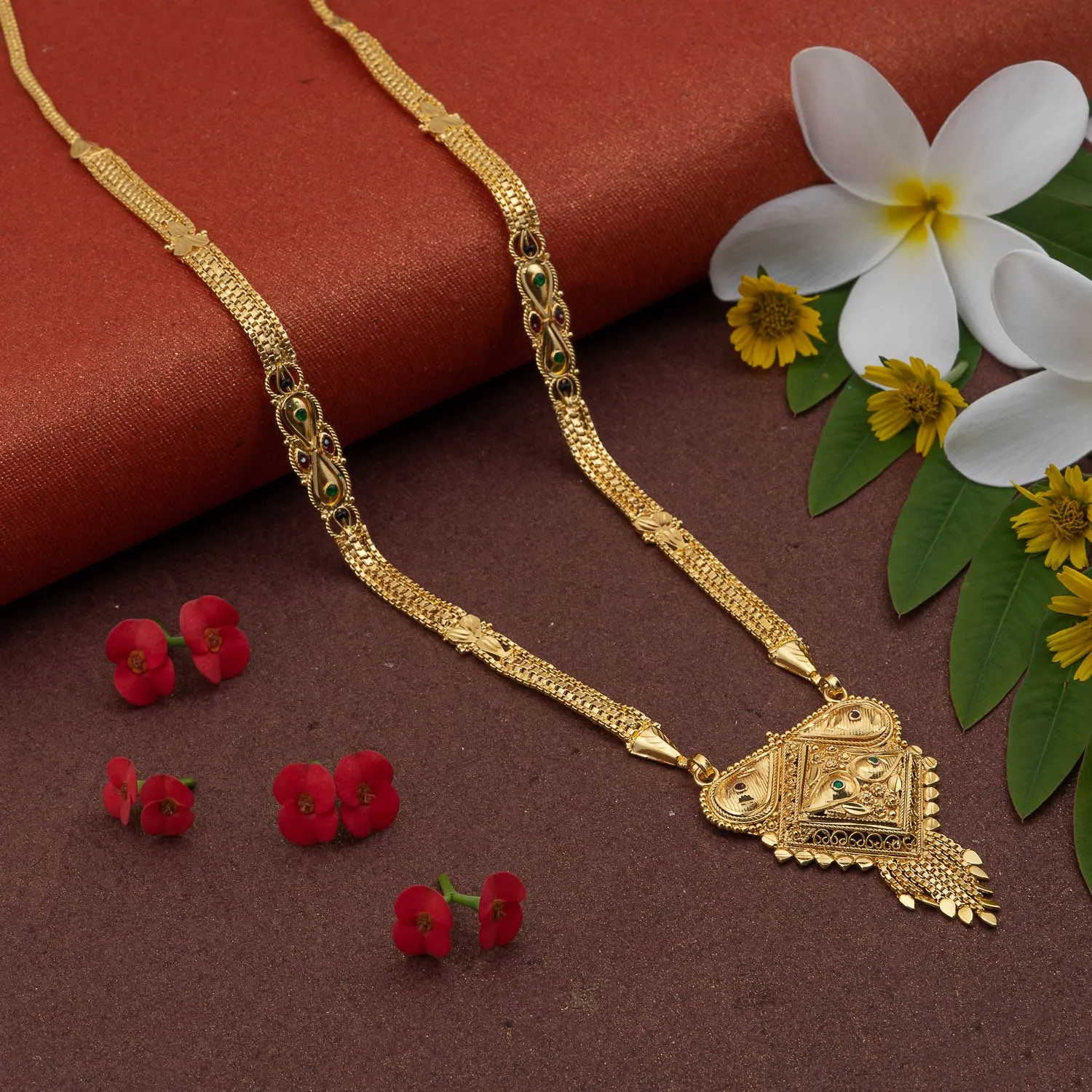 Classic Gold Mangalsutra: Flowing Tradition