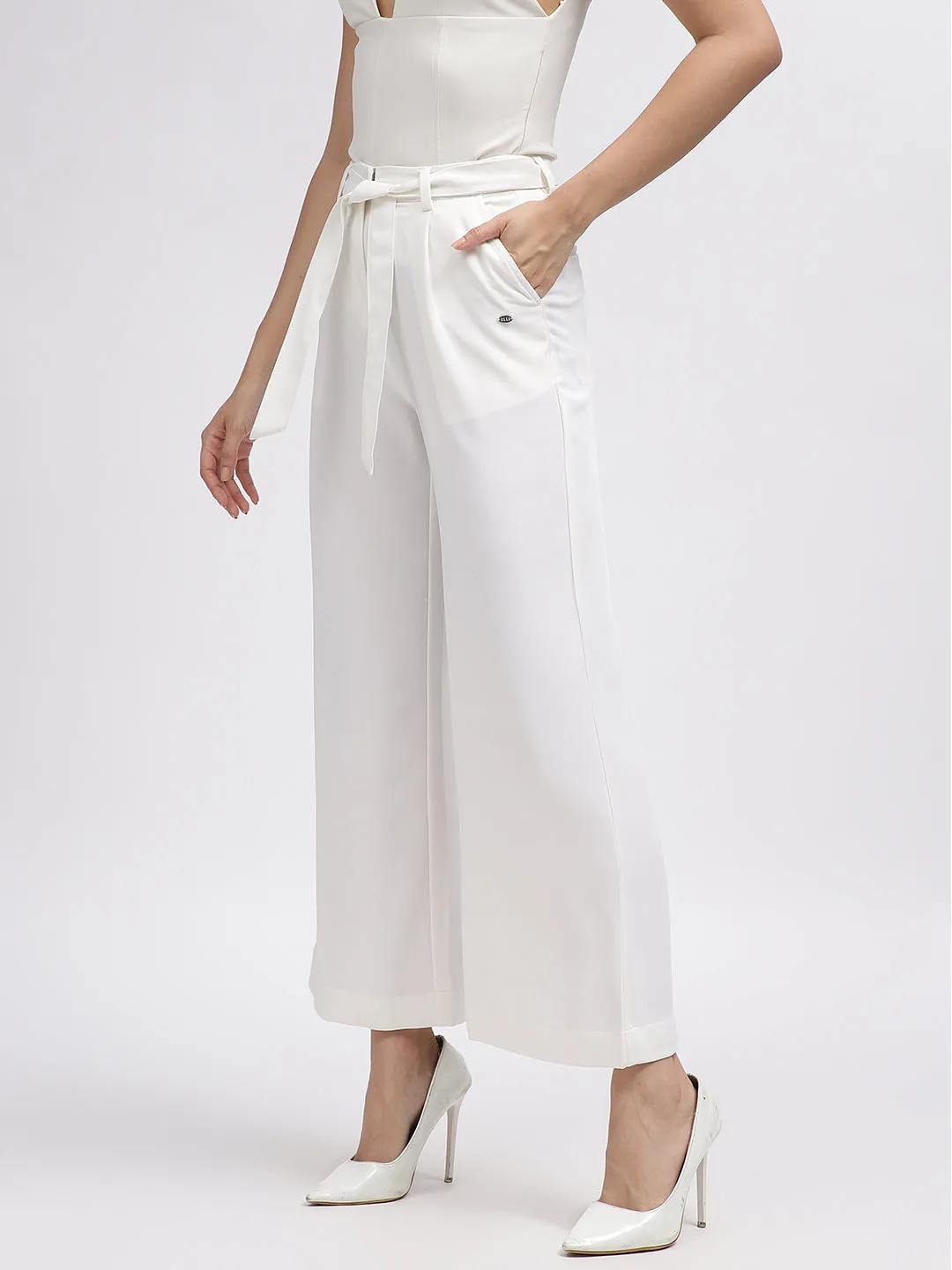 Elle Women Off White Solid Flared Trouser