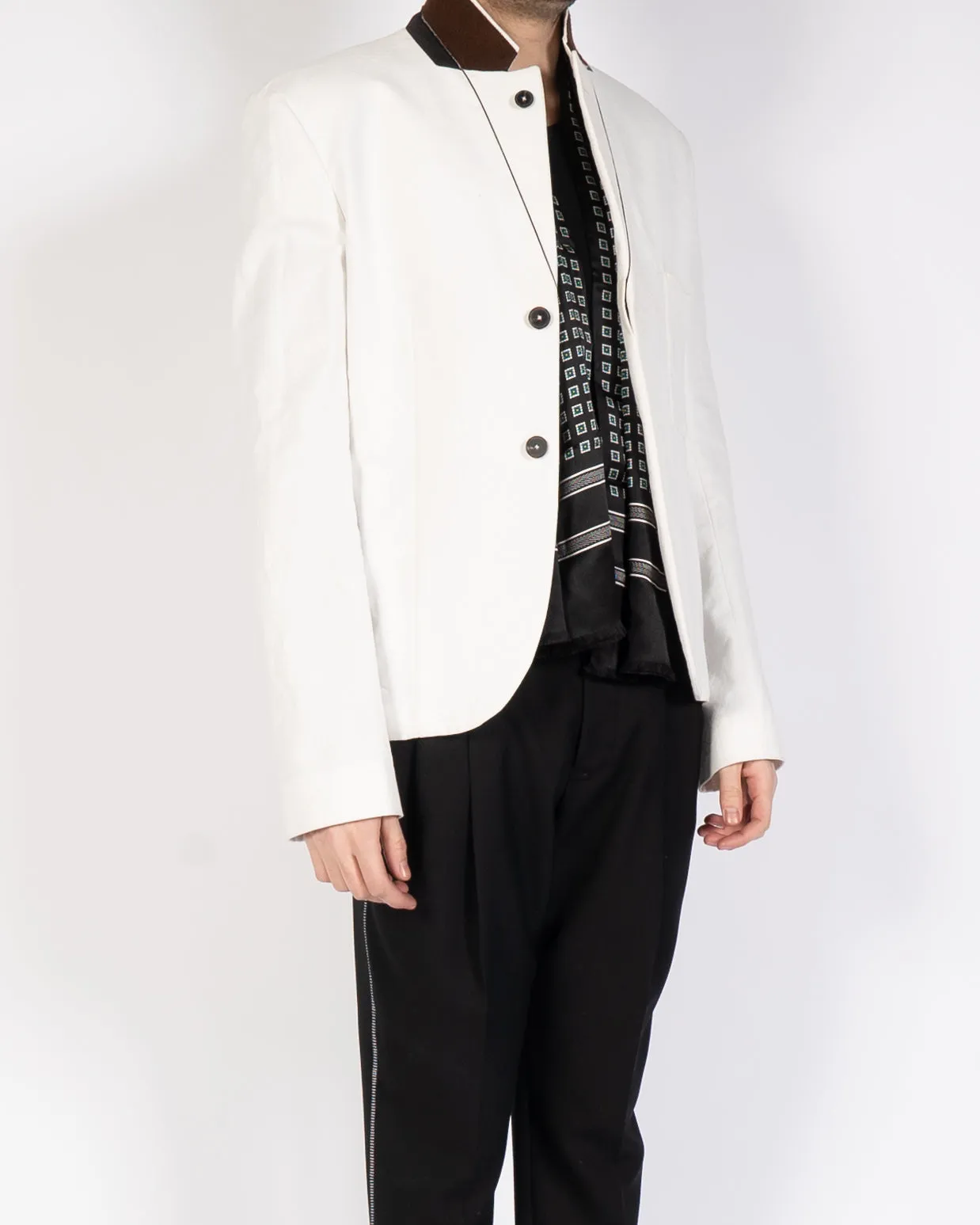 FW19 White Cotton Blazer with Brown Collar Detail