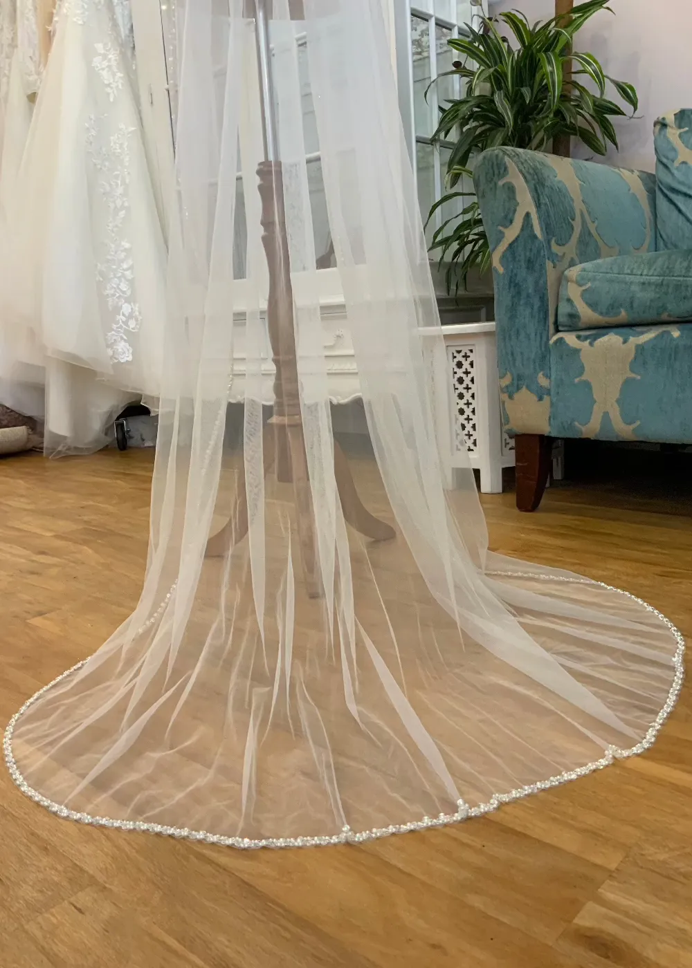 Pearl and sequins trim veil in ivory Express NZ wide