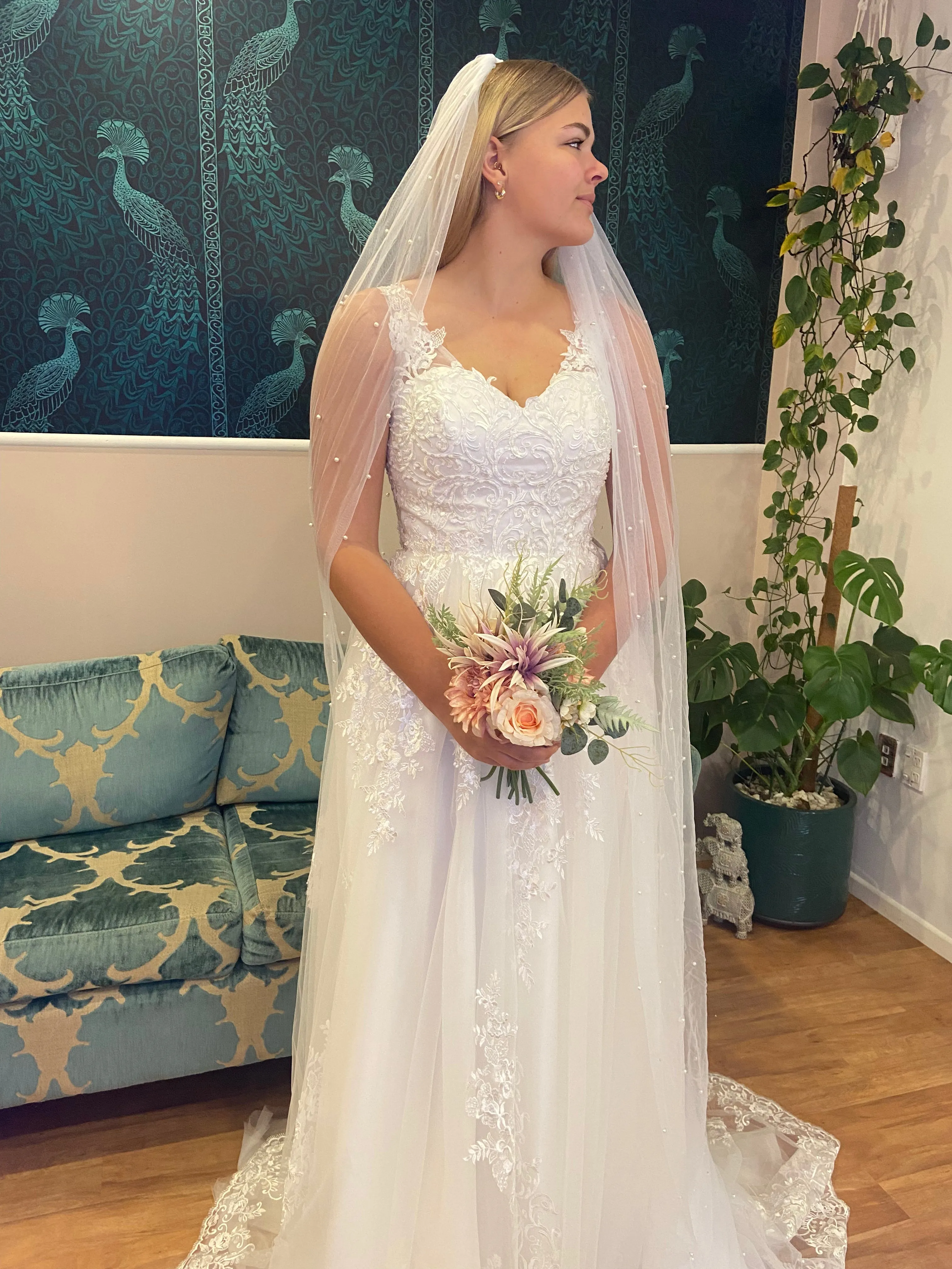 Pearl veil in ivory Express NZ wide