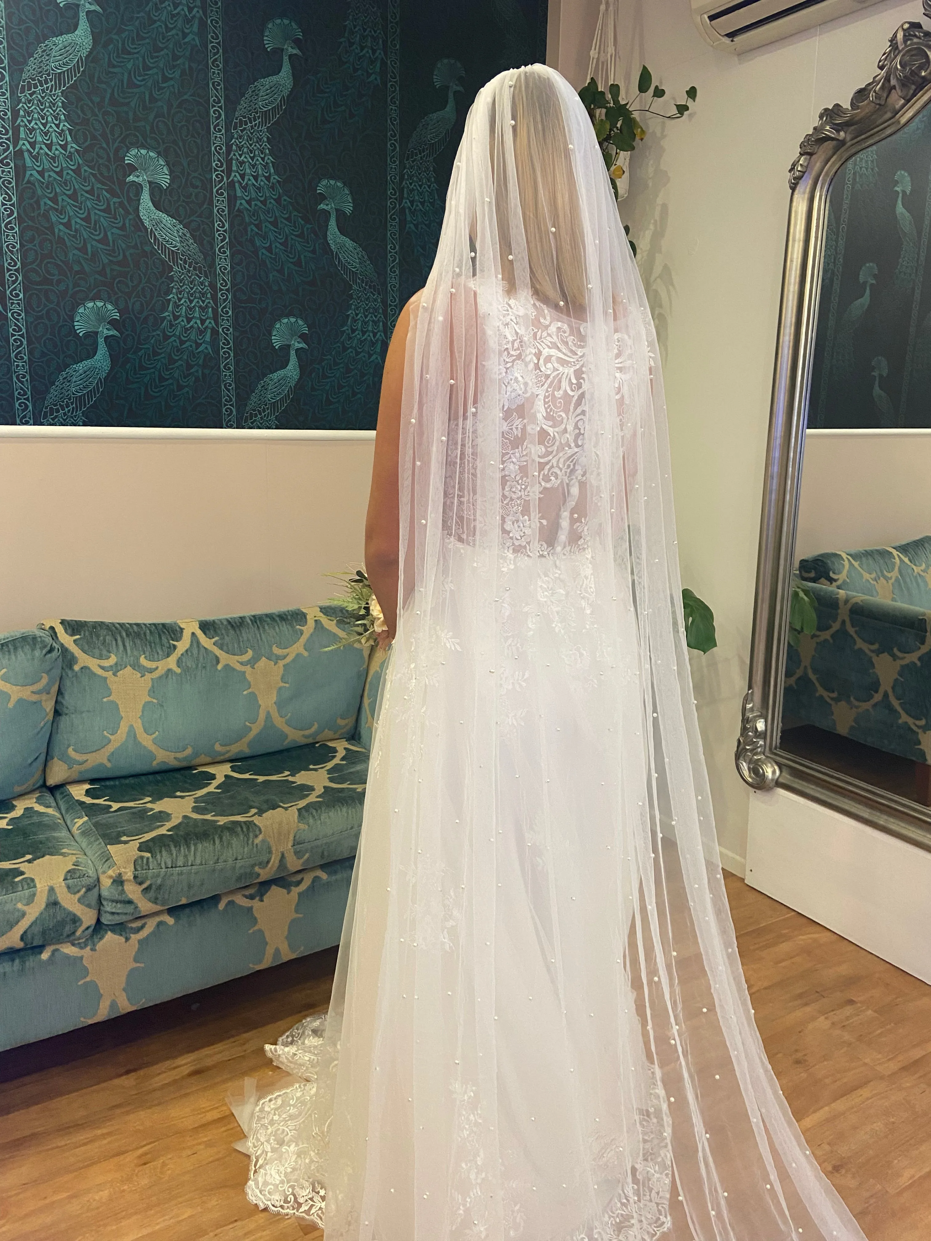 Pearl veil in ivory Express NZ wide