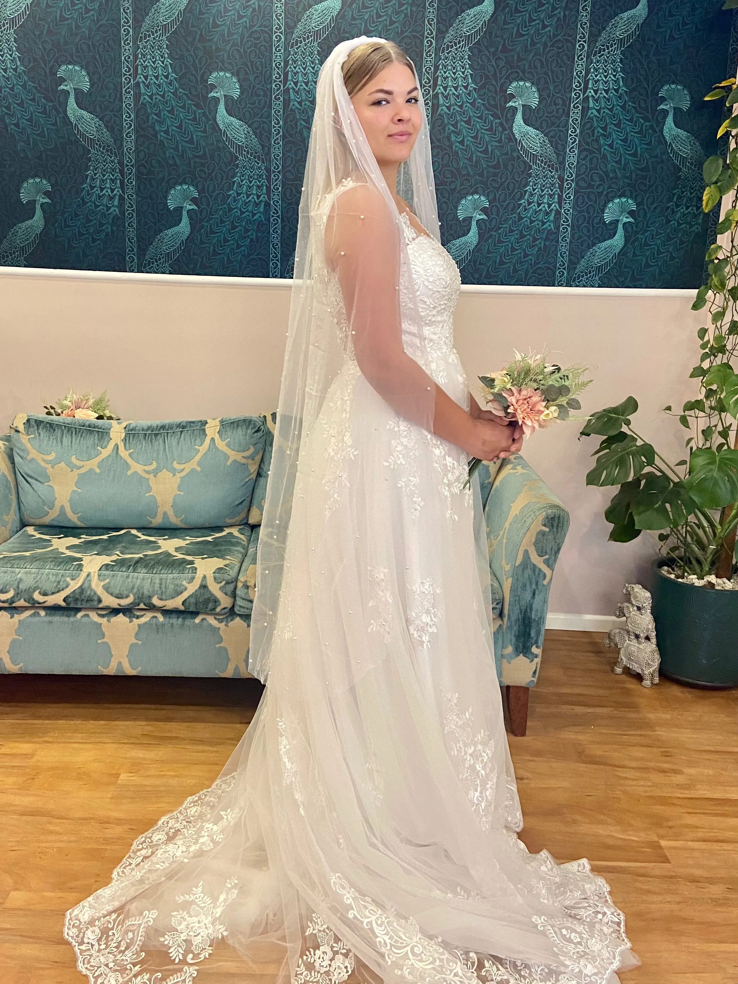 Pearl veil in ivory Express NZ wide