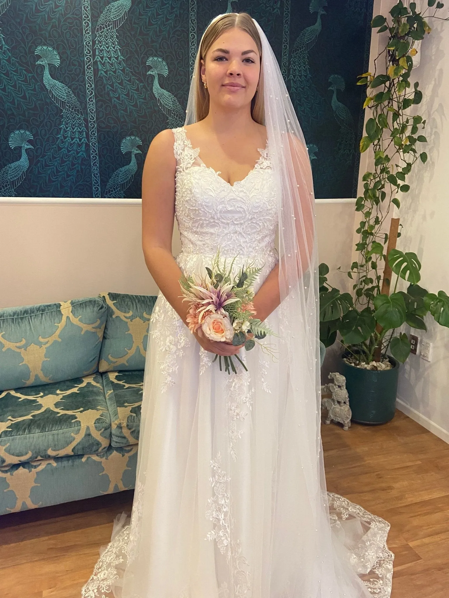 Pearl veil in ivory Express NZ wide