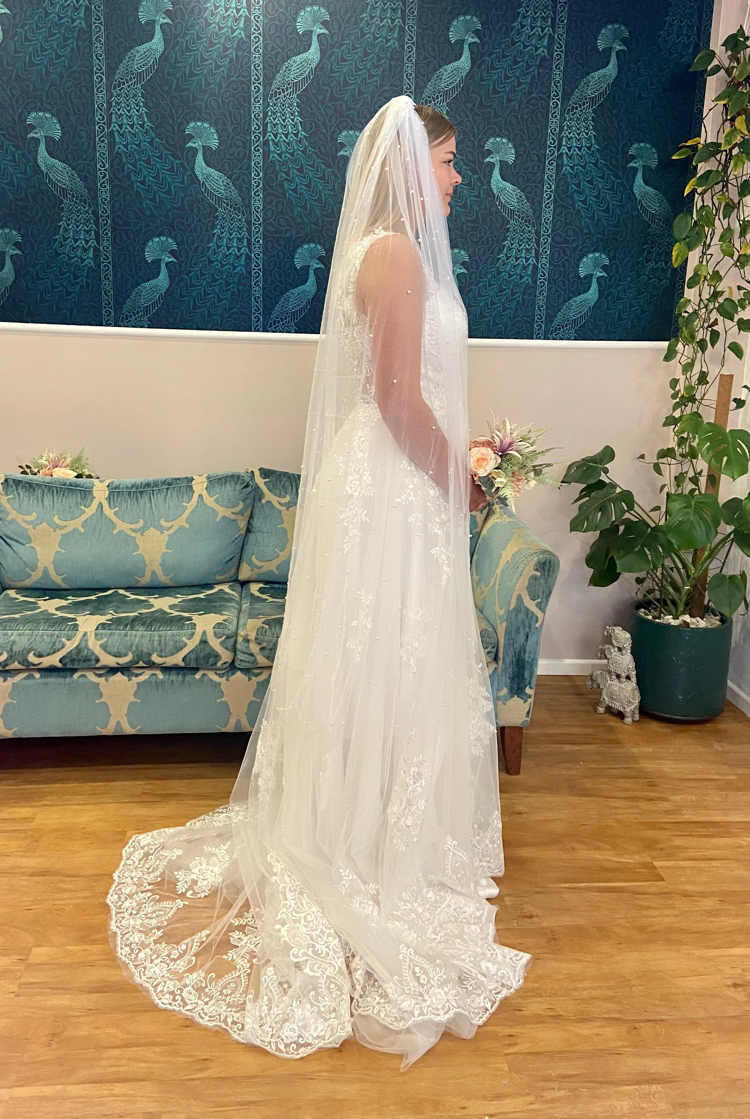 Pearl veil in ivory Express NZ wide