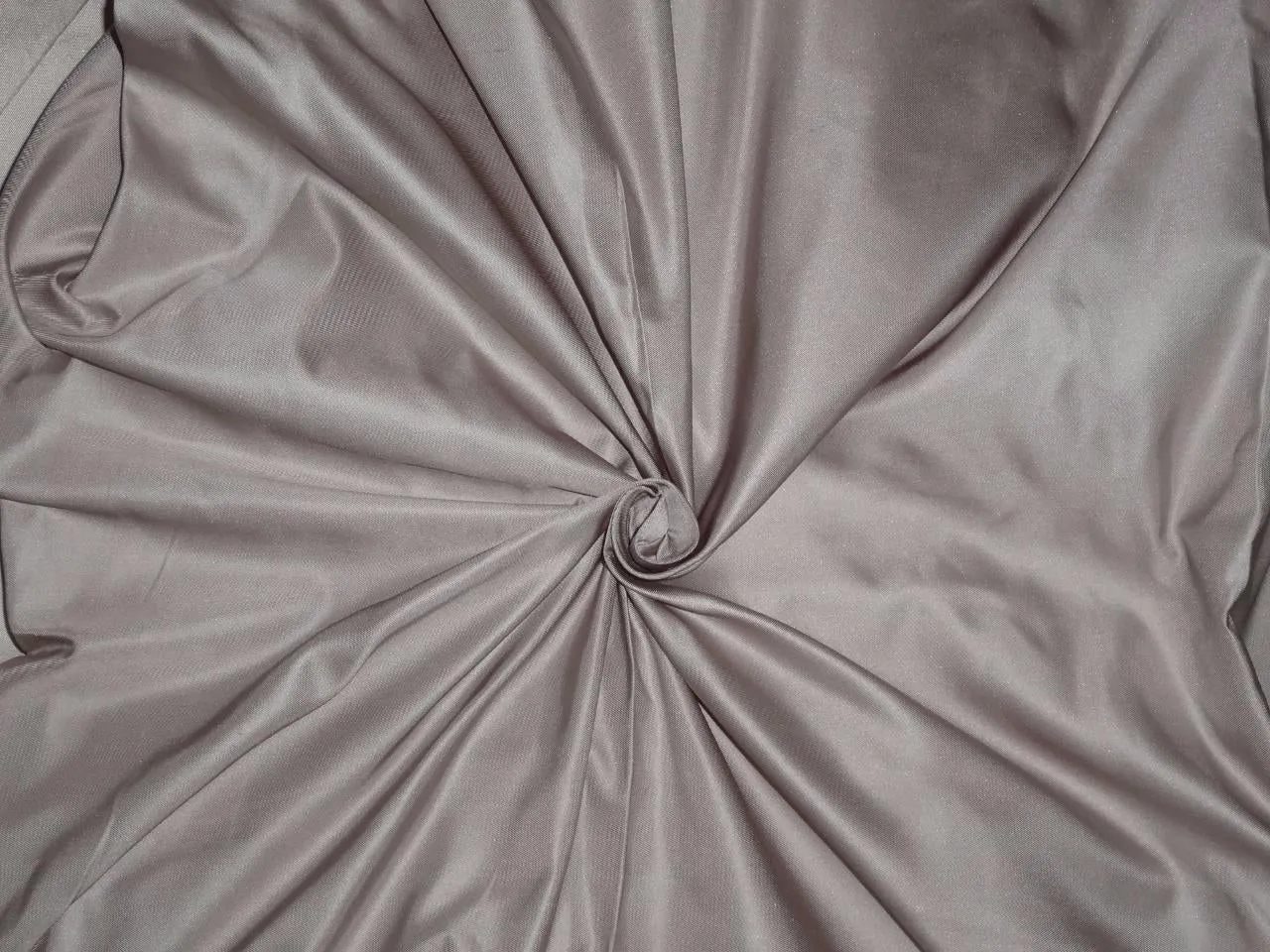 SILK DUTCHESS LIGHT LIGHT LAVENDER 60" wide B2#29[1]